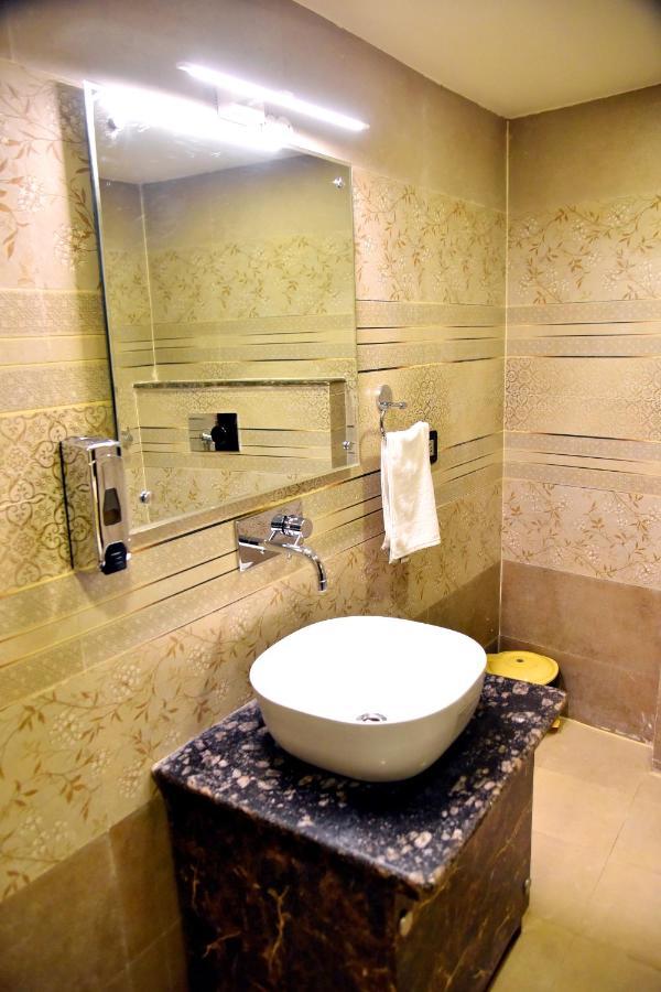 Hotel Vinayak Лакхнау Экстерьер фото