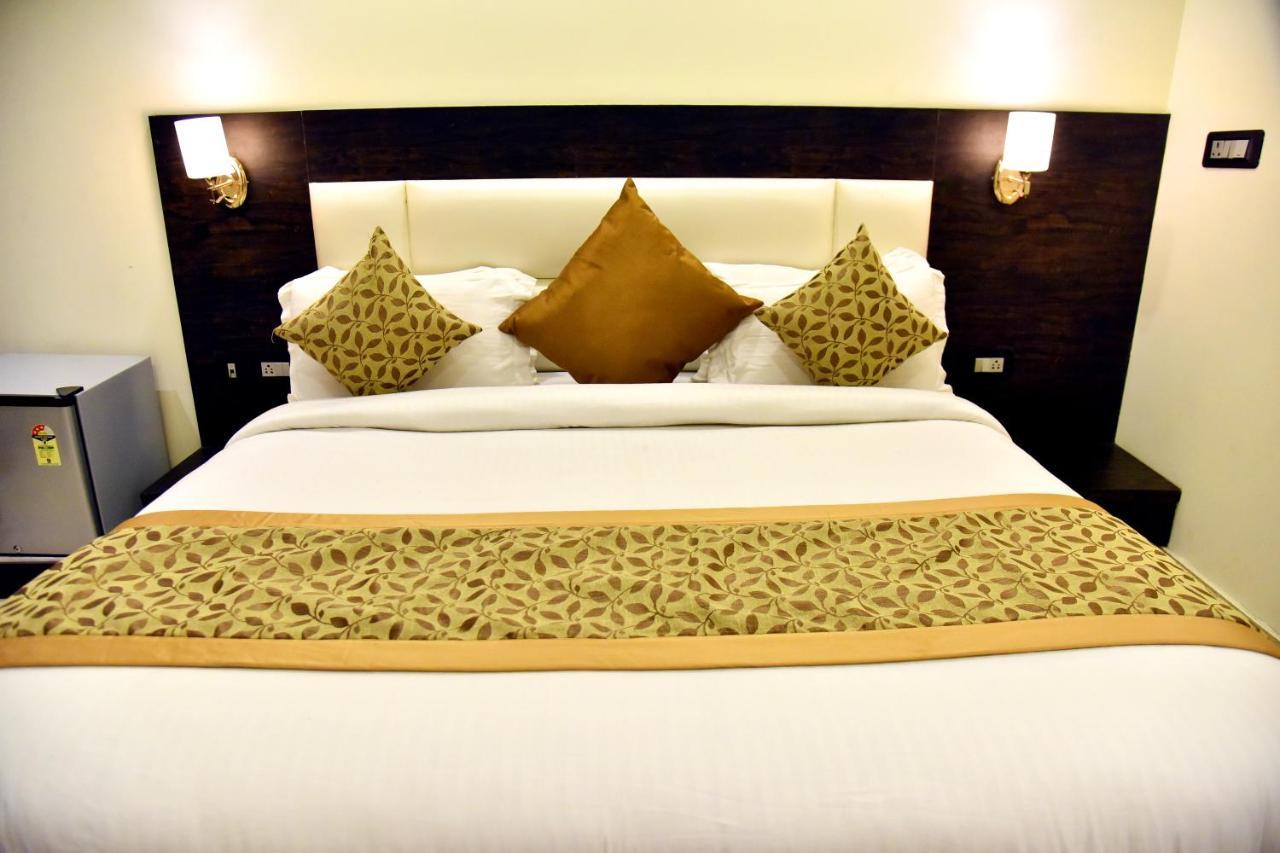 Hotel Vinayak Лакхнау Экстерьер фото